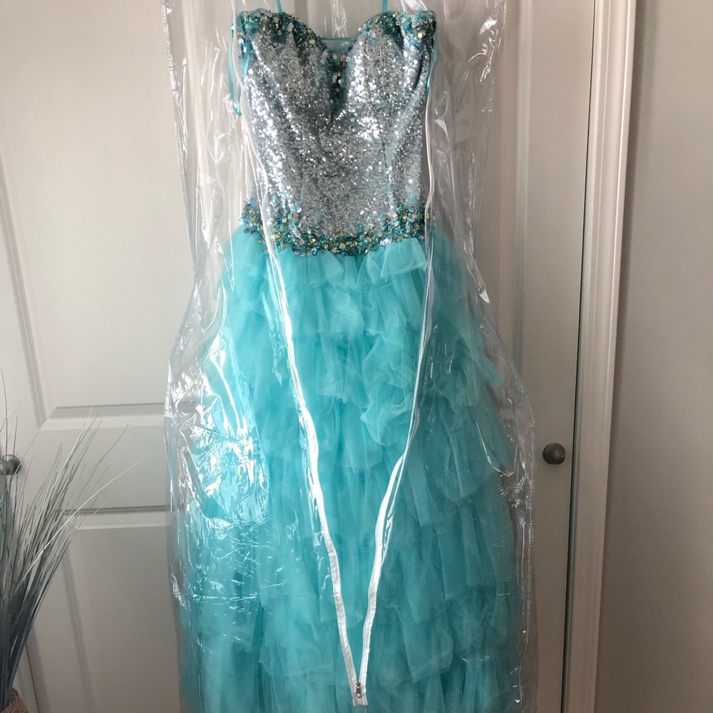 Blue dress